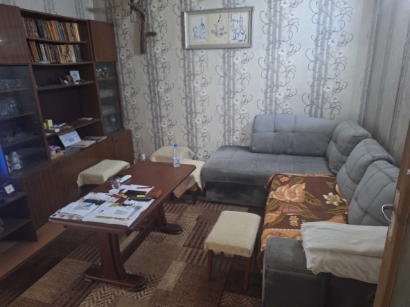 Дава се под наем Едностаен апартамент в Перник, Изток - 47 кв.м за 239.7 € - Снимка #1