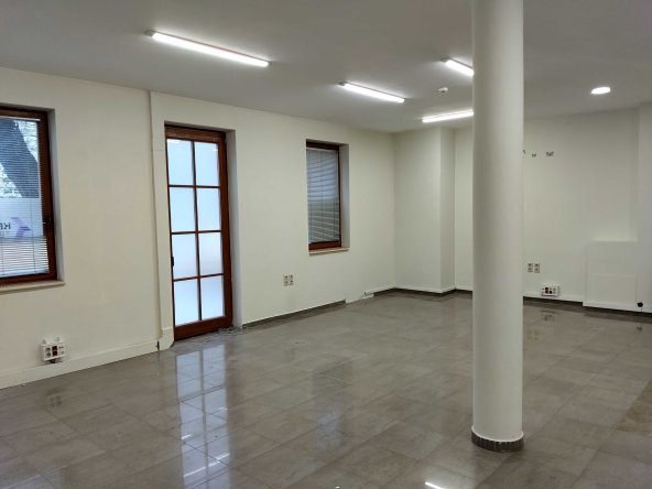 Дава се под наем Офис в Силистра, Център - 70 кв.м за 615 € - Снимка #1