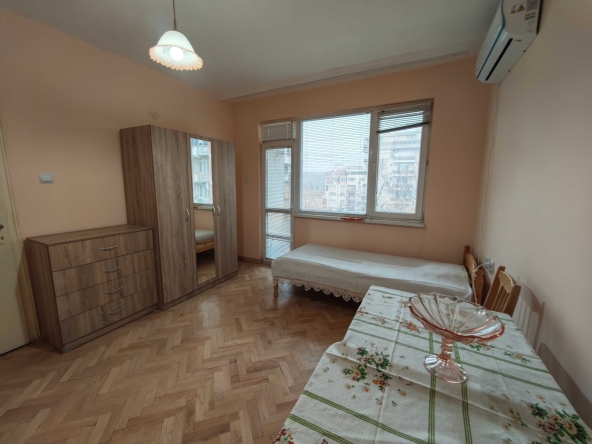 Дава се под наем Четиристаен апартамент в Велико Търново, Център - 16 кв.м за 137.7 € - Снимка #1