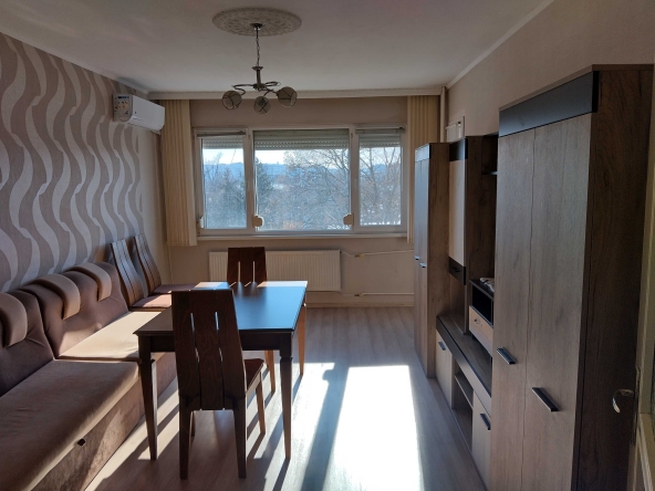 Дава се под наем Тристаен апартамент в Силистра, Запад - 93 кв.м за 259.08 € - Снимка #1