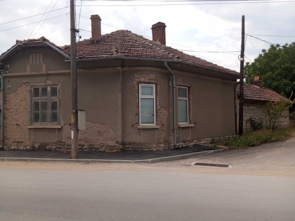 Дава се под наем Къща в с. Орешец, Област Видин - 72 кв.м за 18951.6 € - Снимка #1