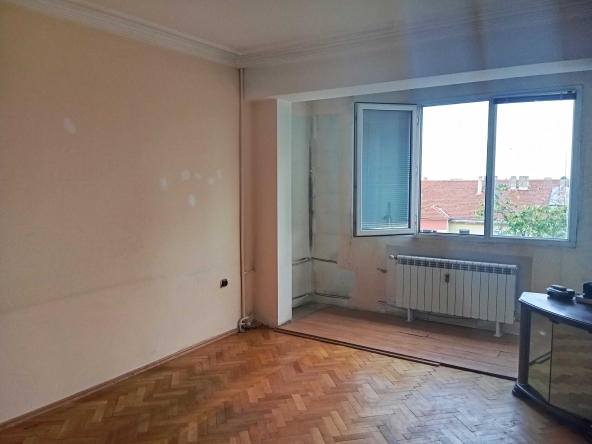 Двустаен апартамент в София, Толстой - 65 кв.м за 1216 €/кв.м - Снимка #1