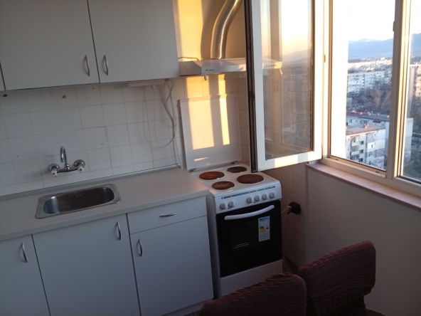 Дава се под наем Двустаен апартамент в Пловдив, Южен - 64 кв.м за 348.84 € - Снимка #1