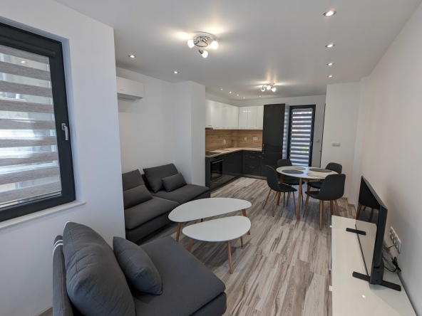 Дава се под наем Двустаен апартамент в Пловдив, Кючук Париж - 65 кв.м за 433.5 € - Снимка #1