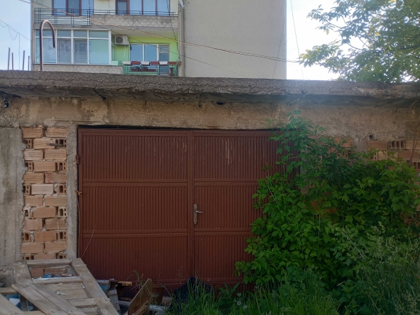 Гараж / Паркомясто в Горна Оряховица - 25 кв.м за 347 €/кв.м - Снимка #1