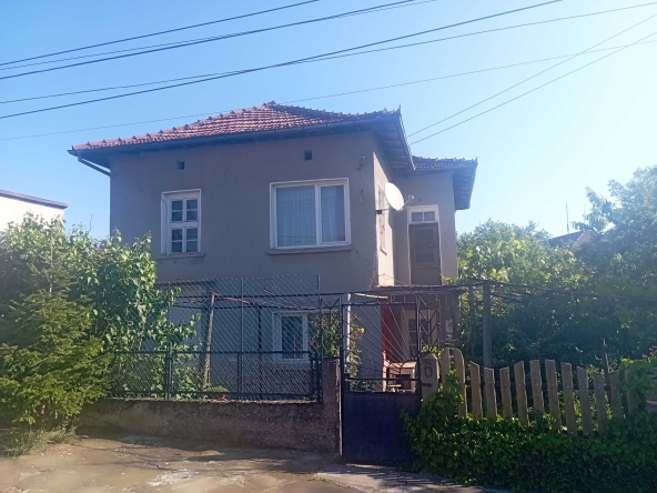 Къща в Луковит - 120 кв.м за 500 €/кв.м - Снимка #1