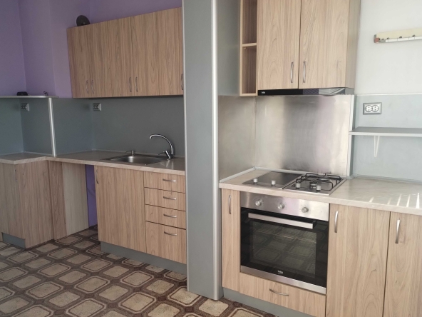 Дава се под наем Двустаен апартамент в Шумен, Център - 55 кв.м за 214.2 € - Снимка #1
