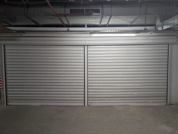 Дава се под наем Гараж / Паркомясто в София, Младост 4 - 40 кв.м за 255 € - Снимка #1