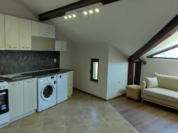 Дава се под наем Двустаен апартамент в Силистра, Център - 67 кв.м за 255 € - Снимка #1