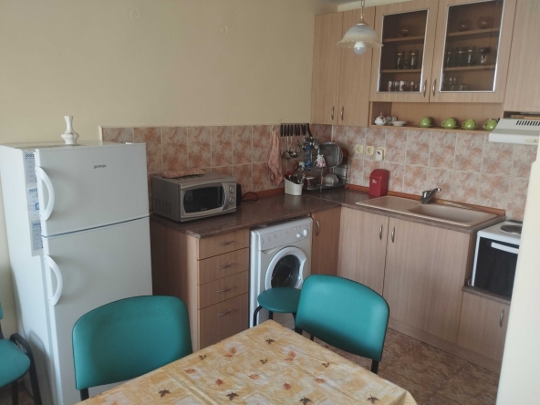 Дава се под наем Двустаен апартамент в Бургас, Лазур - 70 кв.м за 204 € - Снимка #1