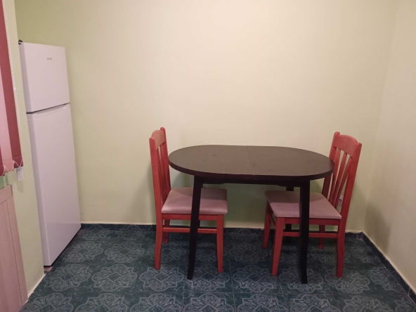 Дава се под наем Двустаен апартамент в Бургас, Център - 45 кв.м за 306 € - Снимка #1