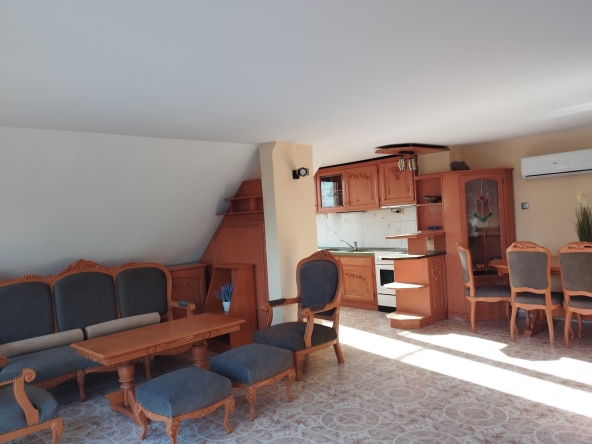 Дава се под наем Тристаен апартамент в Варна, Бриз - 139 кв.м за 900 € - Снимка #1