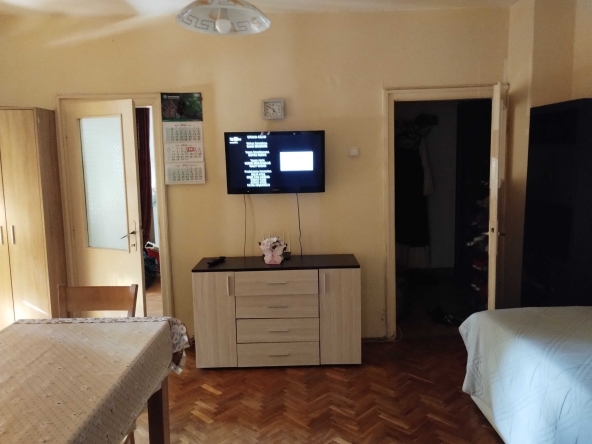 Двустаен апартамент в Шумен, Военно училище - 50 кв.м за 1540 €/кв.м - Снимка #1