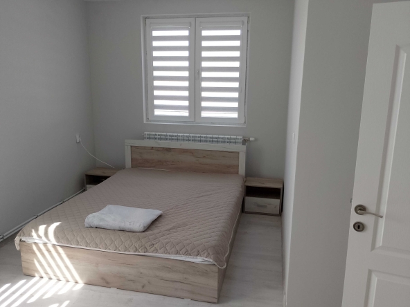 Двустаен апартамент в Разград, Бели Лом - 65 кв.м за 1413 €/кв.м - Снимка #1