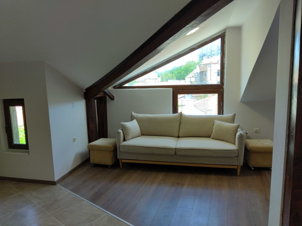 Дава се под наем Двустаен апартамент в Силистра, Център - 67 кв.м за 260 € - Снимка #1