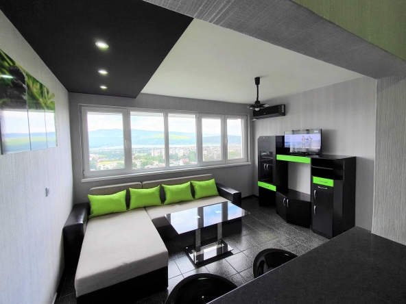 Дава се под наем Двустаен апартамент в Враца, Център - 58 кв.м за 331.5 € - Снимка #1