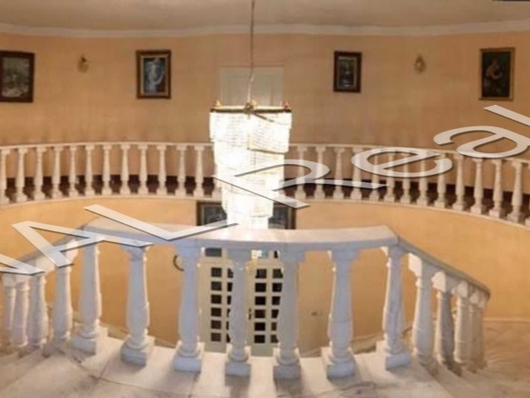 Дава се под наем Къща в София, Княжево - 1300 кв.м за 4000 € - Снимка #1