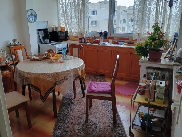 Тристаен апартамент в София, Фондови жилища - 94 кв.м за 1194 €/кв.м - Снимка #1