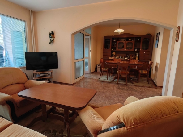 Тристаен апартамент в Плевен, Широк център - 102 кв.м за 1334 €/кв.м - Снимка #1