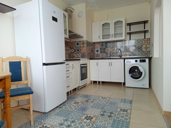 Дава се под наем Тристаен апартамент в София, Люлин 9 - 64 кв.м за 618.12 € - Снимка #1