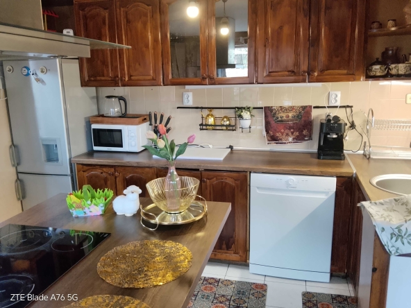 Дава се под наем Къща в Велико Търново, Център - 500 кв.м за 1230.63 € - Снимка #1