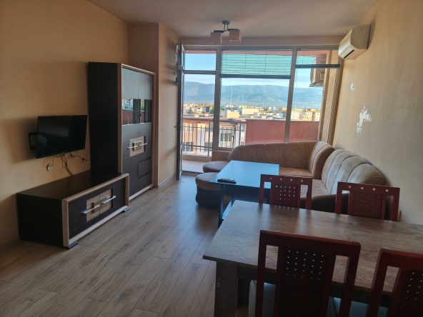 Дава се под наем Двустаен апартамент в Пловдив, Тракия - 72 кв.м за 438.6 € - Снимка #1