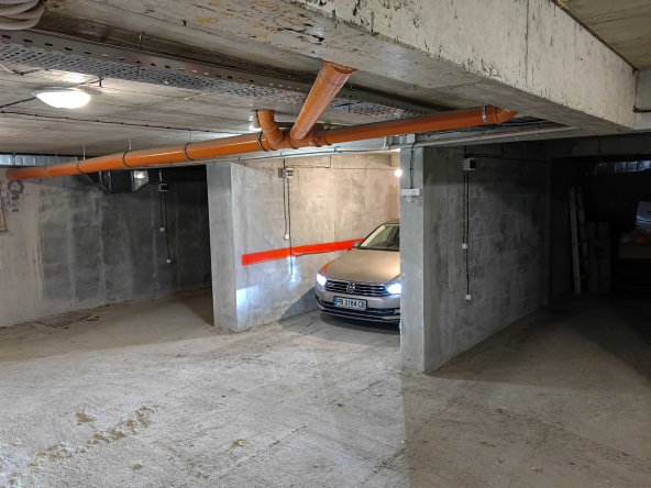 Дава се под наем Гараж / Паркомясто в Пловдив, Централна гара - 18 кв.м за 61.2 € - Снимка #1