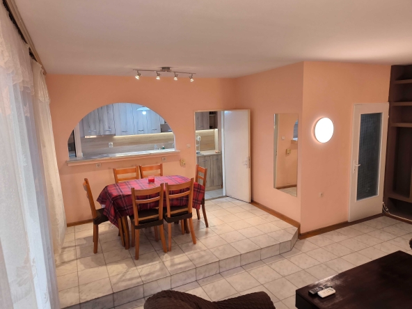 Дава се под наем Тристаен апартамент в Пловдив, Каменица 1 - 100 кв.м за 484.5 € - Снимка #1