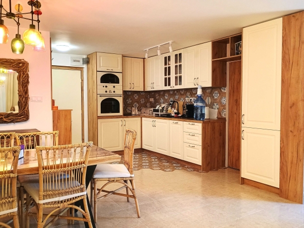 Дава се под наем Двустаен апартамент в Свети Влас - 78 кв.м за 331.5 € - Снимка #1