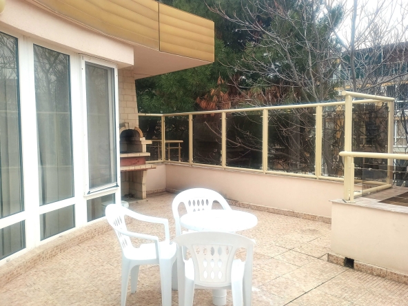 Дава се под наем Четиристаен апартамент в к.к. Слънчев бряг - 155 кв.м за 866.49 € - Снимка #1