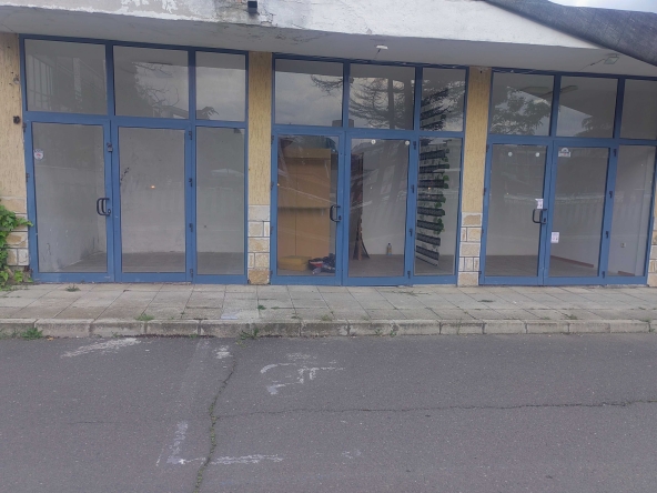 Дава се под наем Магазин в Бургас, Зорница - 10 кв.м за 459 € - Снимка #1