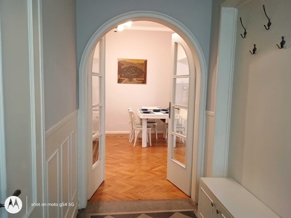 Четиристаен апартамент в София, Оборище - 125 кв.м за 7 €/кв.м - Снимка #1