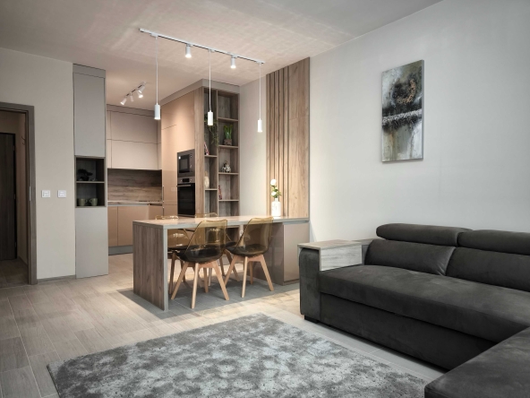 Дава се под наем Двустаен апартамент в Варна, Левски - 67 кв.м за 700 € - Снимка #1