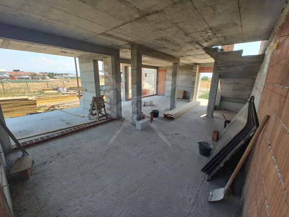 Къща в с. Строево, Област Пловдив - 185 кв.м за 728 €/кв.м - Снимка #1