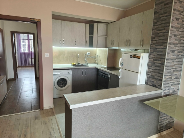 Дава се под наем Двустаен апартамент в Пловдив, Тракия - 72 кв.м за 382.5 € - Снимка #1
