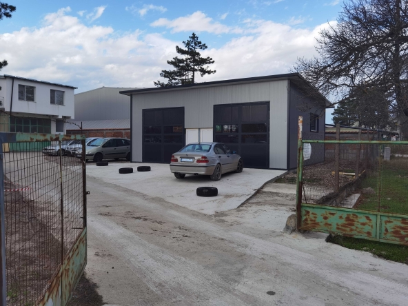 Дава се под наем Промишлена сграда в Хасково, Промишлена зона - Север - 80 кв.м за 408 € - Снимка #1