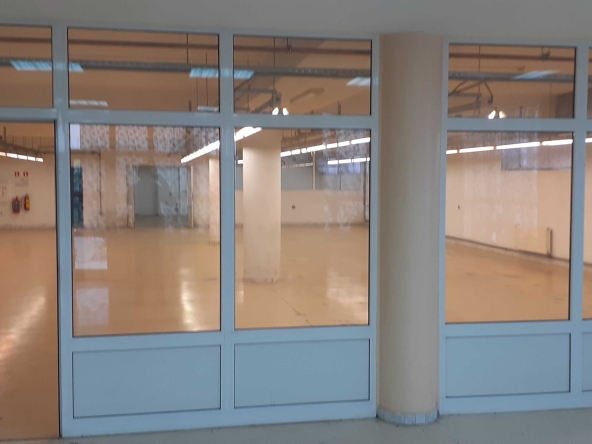 Дава се под наем Промишлена сграда в Русе, Дружба 1 - 550 кв.м за 1402.5 € - Снимка #1