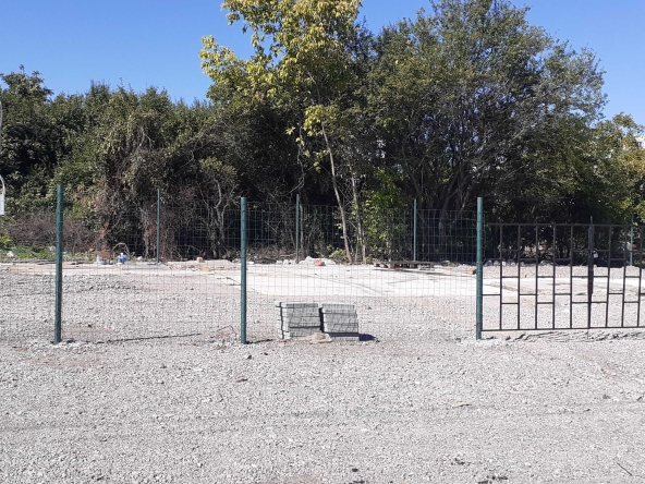 Дава се под наем Парцел в София, Дружба 2 - 280 кв.м за 255 € - Снимка #1