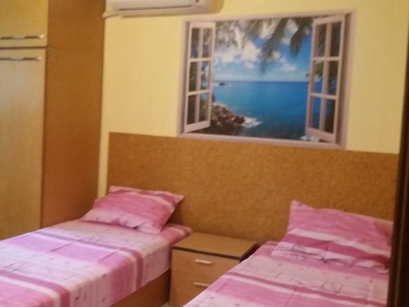 Дава се под наем Едностаен апартамент в Бургас, Лазур - 25 кв.м за 204 € - Снимка #1