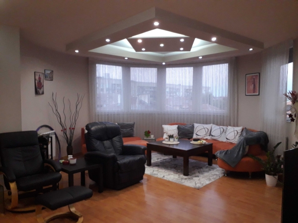 Тристаен апартамент в Пловдив, Въстанически - 113 кв.м за 1850 €/кв.м - Снимка #1