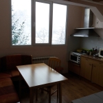 Дава се под наем Тристаен апартамент в Велико Търново, Център - 82 кв.м за 76.5 € - Снимка #1