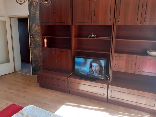 Дава се под наем Двустаен апартамент в Асеновград - 70 кв.м за 309.06 € - Снимка #1