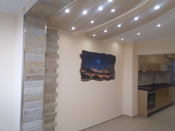 Офис в Варна, Базар Левски - 120 кв.м за 2500 €/кв.м - Снимка #1