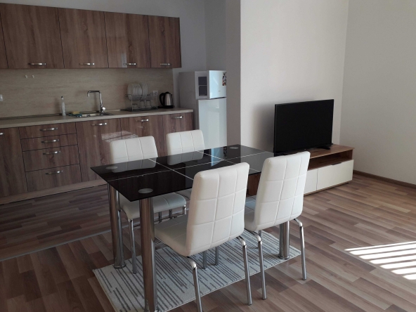 Дава се под наем Тристаен апартамент в Приморско - 80 кв.м за 598.23 € - Снимка #1