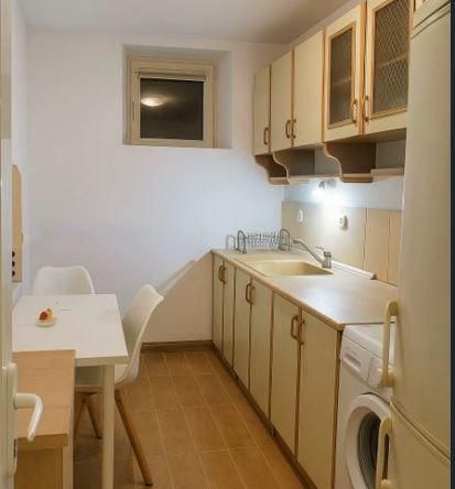 Дава се под наем Двустаен апартамент в Варна, Център - 33 кв.м за 298.86 € - Снимка #1