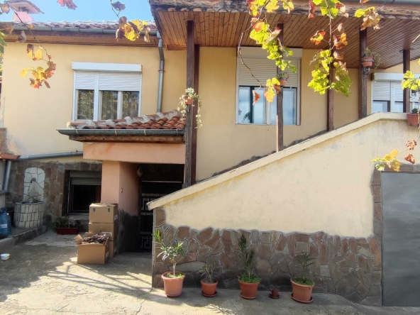 Къща в Пловдив, Тракия - 75 кв.м за 986 €/кв.м - Снимка #1