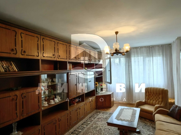 Тристаен апартамент в Стара Загора, Опълченски - 95 кв.м за 932 €/кв.м - Снимка #1