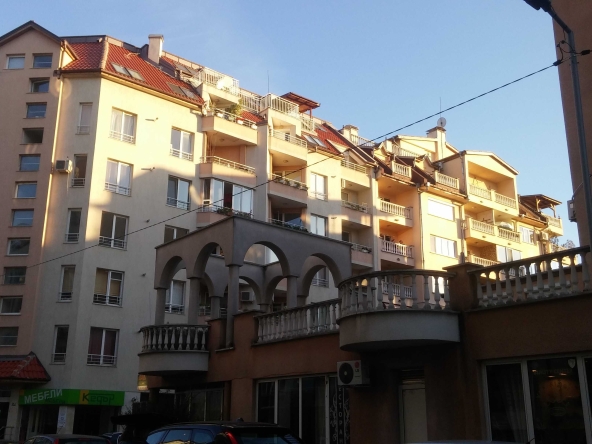 Дава се под наем Двустаен апартамент в София, Манастирски ливади - 74 кв.м за 765 € - Снимка #1