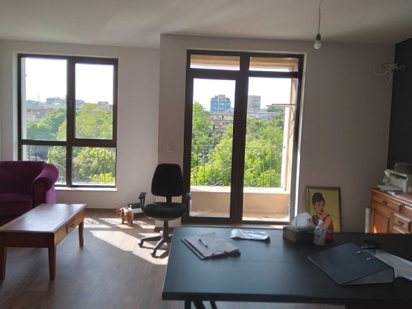 Дава се под наем Офис в Варна, Младост 1 - 65 кв.м за 747.66 € - Снимка #1