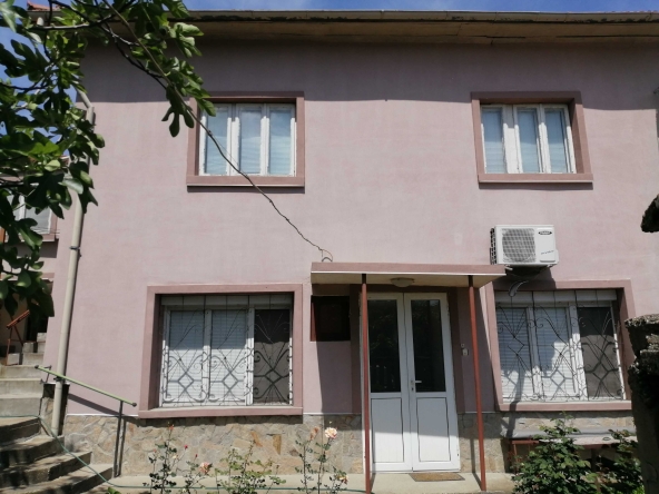 Къща в Свищов - 300 кв.м за 128 €/кв.м - Снимка #1